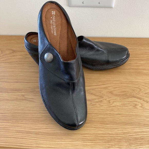 Naturalized Size 11 Black Mules - Picture 1 of 10